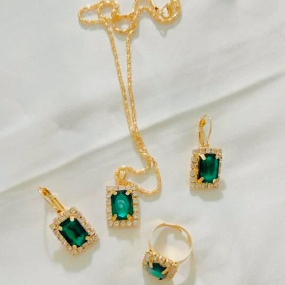 Emerald & Gold Queen's Treasures Necklace Earring & Ring Statement Jewel… - Picture 7 of 13